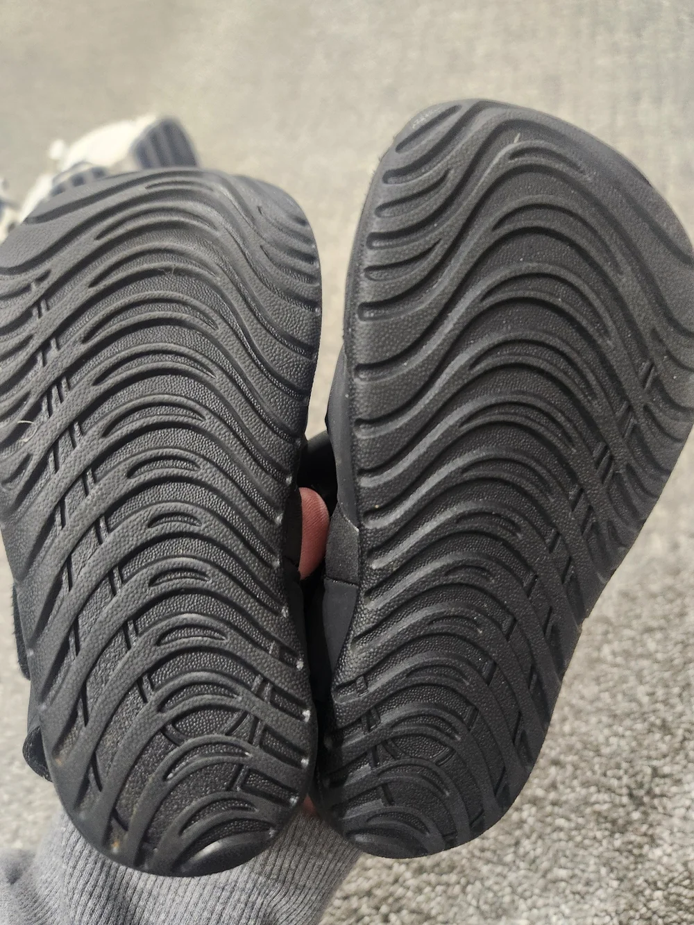 Nike Kids' Black Water-Ready Sandals size 6